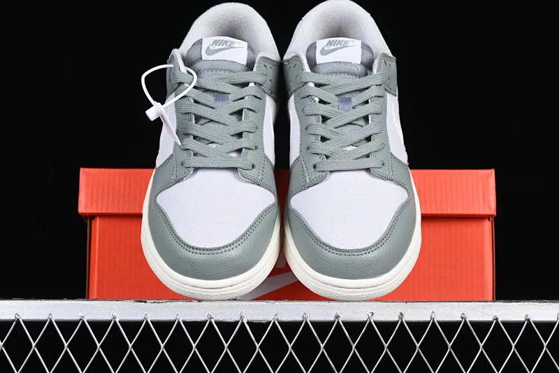 All Categories Nk SB Dunk Series Nk SB Dunk Low Low-top sneakers Cost-effective version Nk Dunk Low "Mica Green" Mica Green Canvas SB low-top sports and leisure sneakers DV7212-300
